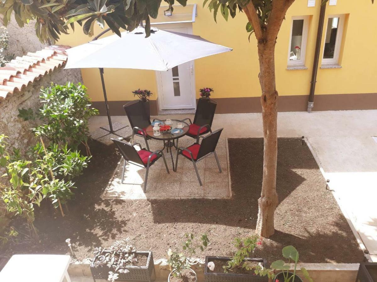 Dajven Otel Pula Dış mekan fotoğraf