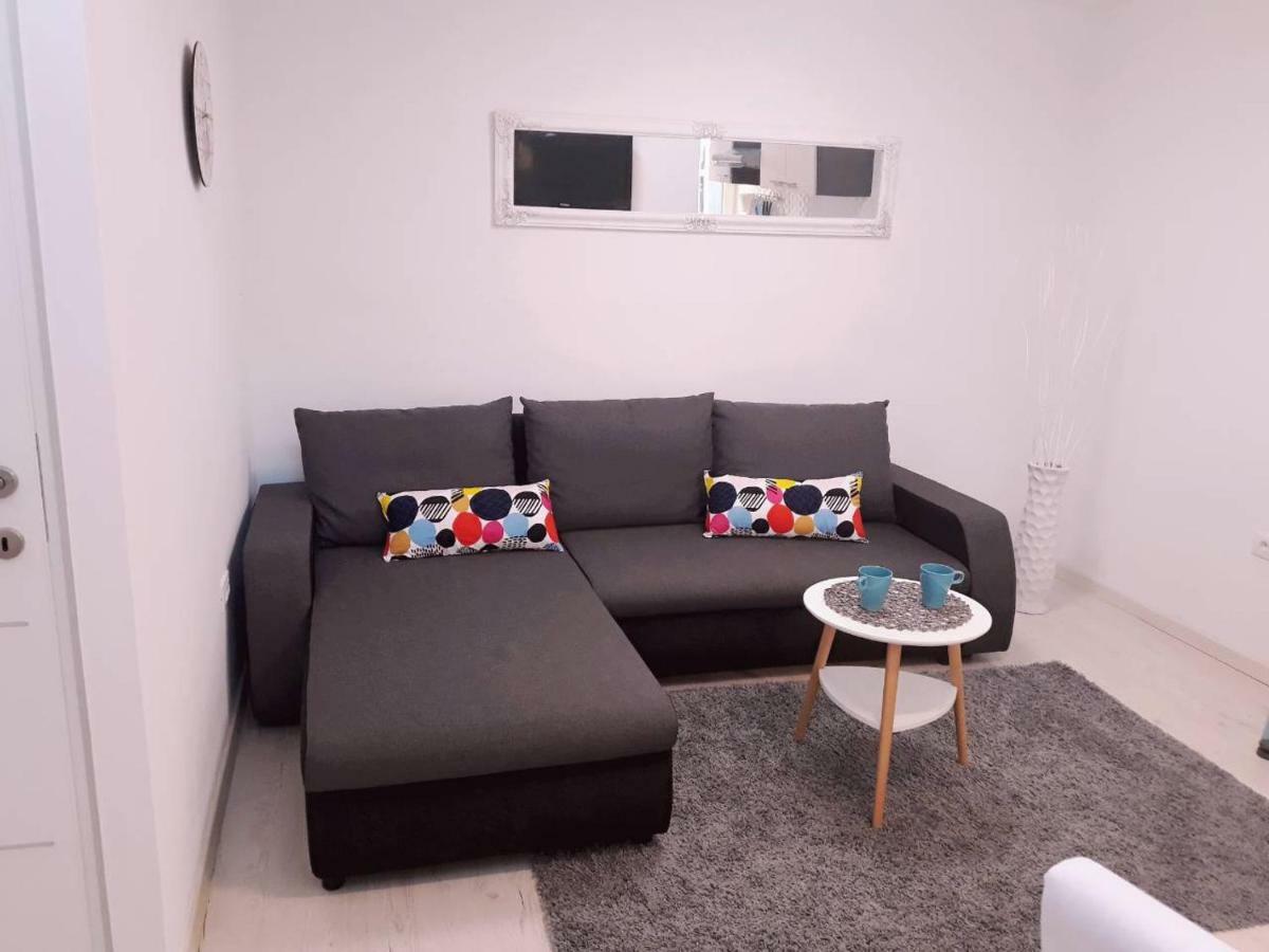Dajven Otel Pula Dış mekan fotoğraf
