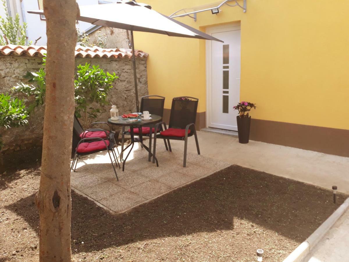 Dajven Otel Pula Dış mekan fotoğraf